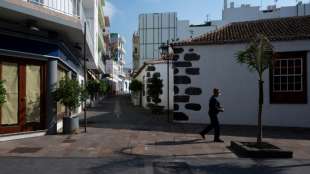 30.000 Menschen auf La Palma m&uuml;ssen wegen Vulkan stundenlang zu Hause bleiben