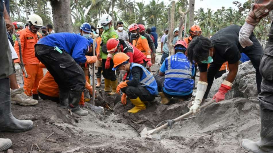 Erneuter Vulkanausbruch auf indonesischer Insel Java behindert Rettungsarbeiten