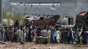 Islamistenpartei in Pakistan l&auml;sst elf Polizisten frei