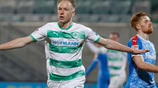 F&uuml;rth schl&auml;gt Kiel: Aufstiegsrennen beginnt von vorne
