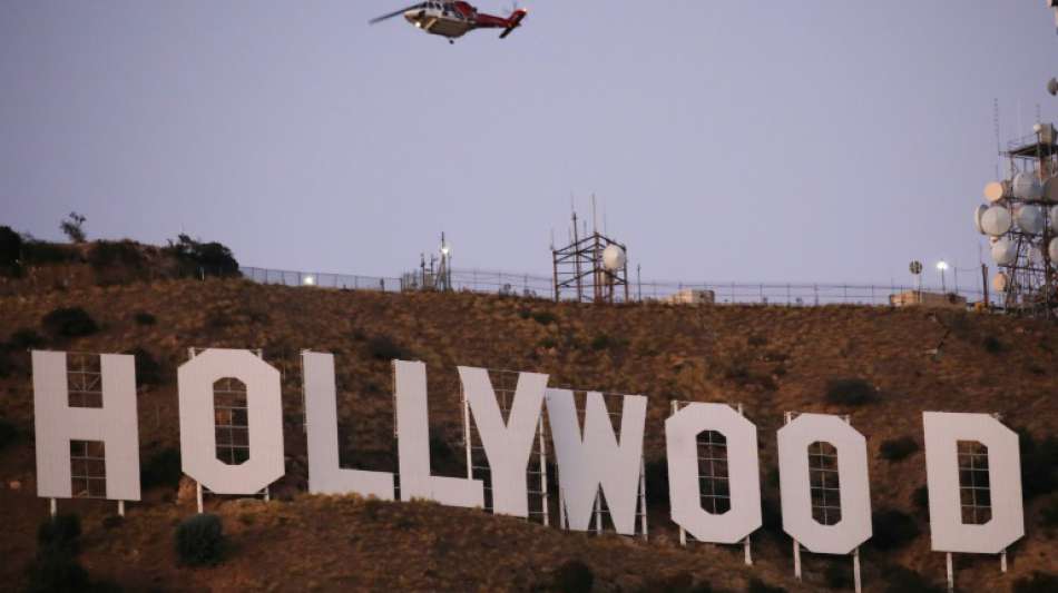 Aus "Hollywood" wird "Hollyboob": Aktivisten ver&auml;ndern Schriftzug in Los Angeles