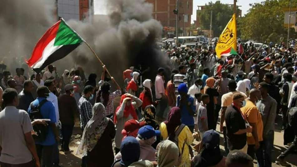 Tausende protestieren erneut gegen Milit&auml;rregierung im Sudan