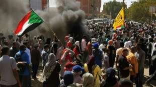 Tausende protestieren erneut gegen Milit&auml;rregierung im Sudan