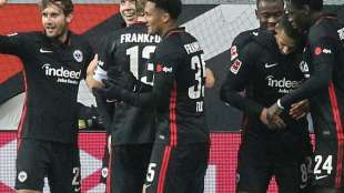 Nach fr&uuml;hem Schick-Doppelpack: Frankfurt dreht gegen Bayer das Spiel