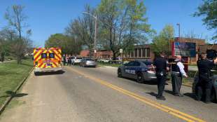 Ein Toter und ein Verletzter durch Sch&uuml;sse an Schule in den USA
