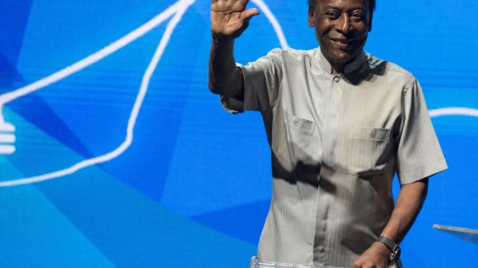 Pele erneut im Krankenhaus