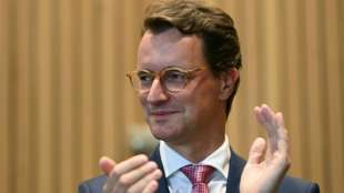 CDU und SPD in Nordrhein-Westfalen stellen sich f&uuml;r Landtagswahl auf