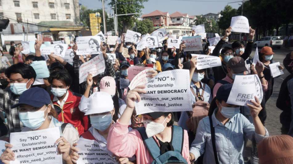 Massenproteste in Myanmar gegen Milit&auml;rputsch gehen weiter
