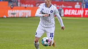 KSC meldet sich im Aufstiegsrennen zur&uuml;ck - Regensburg siegt ohne Trainer