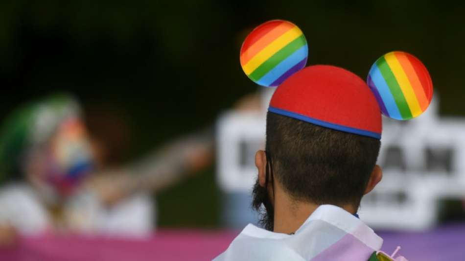 M&uuml;ller ruft zu Solidarit&auml;t mit verfolgten Schwulen, Lesben und Transgender auf