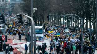 30.000 Menschen demonstrieren in Hamburg gegen Ukraine-Krieg