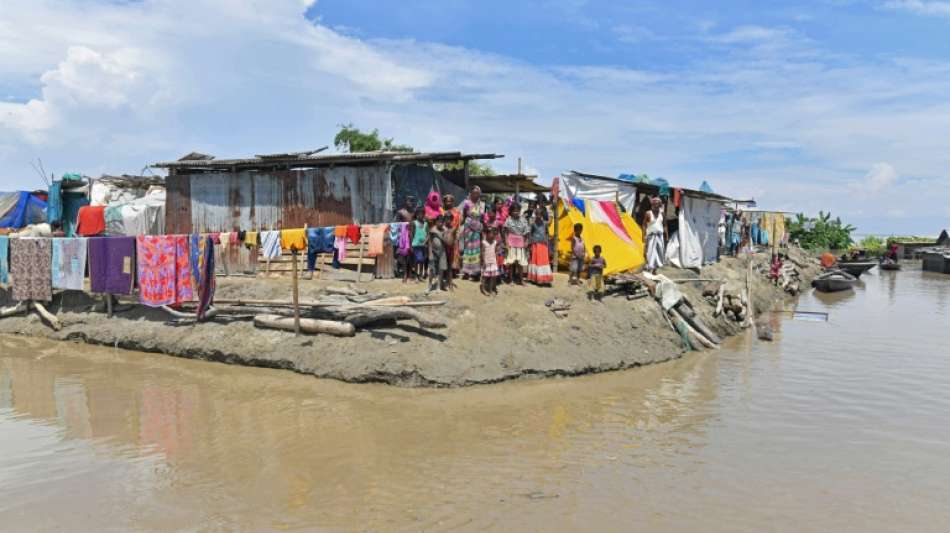 Hochwasser im Nordosten Indiens bedroht hunderttausende Menschen