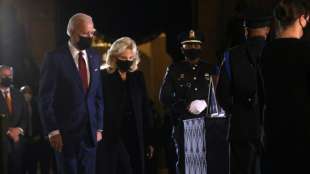 Biden erweist bei Sturm auf Kapitol t&ouml;dlich verletztem Polizisten letzte Ehre