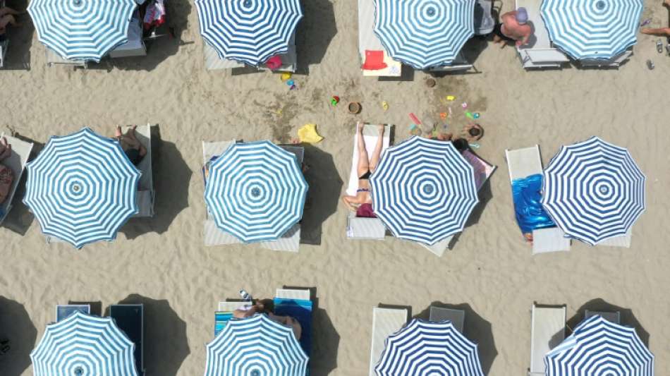 Fast die H&auml;lfte der Tarifbesch&auml;ftigten erh&auml;lt 2021 Urlaubsgeld