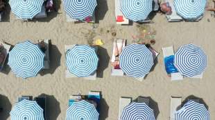 Fast die H&auml;lfte der Tarifbesch&auml;ftigten erh&auml;lt 2021 Urlaubsgeld