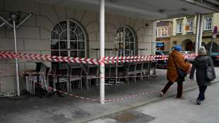 Mehrere tausend Menschen demonstrieren in &Ouml;sterreich gegen Corona-Lockdown 