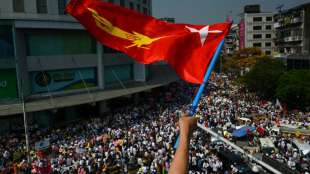 Brandanschlag auf Zentrale von Suu Kyis Partei in Yangon