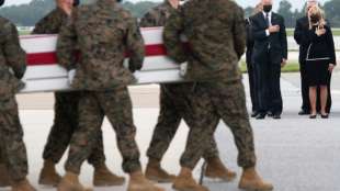 Biden erweist in Afghanistan get&ouml;teten US-Soldaten letzte Ehre