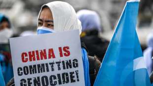 Uigurische Frauen protestieren in Istanbul gegen Chinas Haftlager 