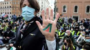 Tausend Alitalia-Mitarbeiter demonstrieren in Rom f&uuml;r Rettung der Airline