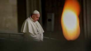 Papst feiert Ostermesse und spendet Segen "Urbi et Orbi"