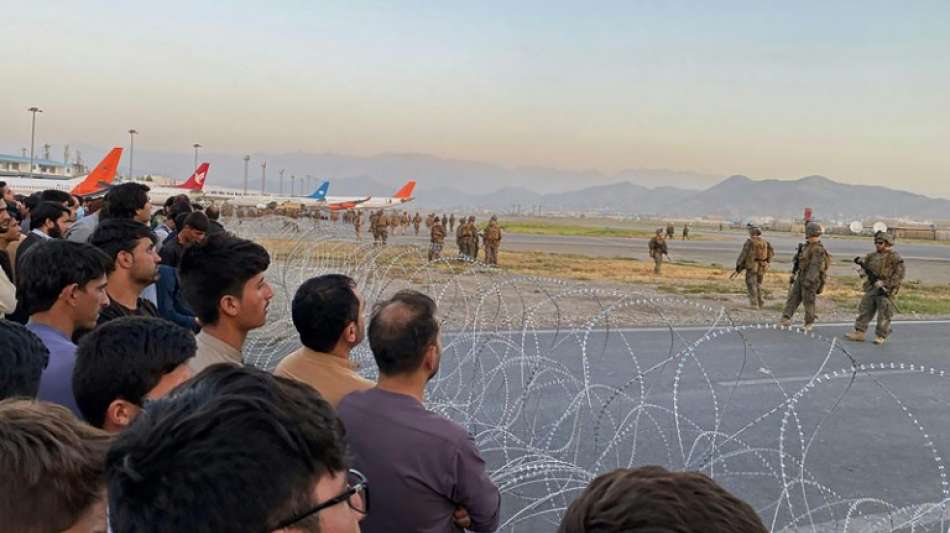US-Soldaten feuern wegen Menschenmenge auf Kabuler Flughafen Sch&uuml;sse in die Luft
