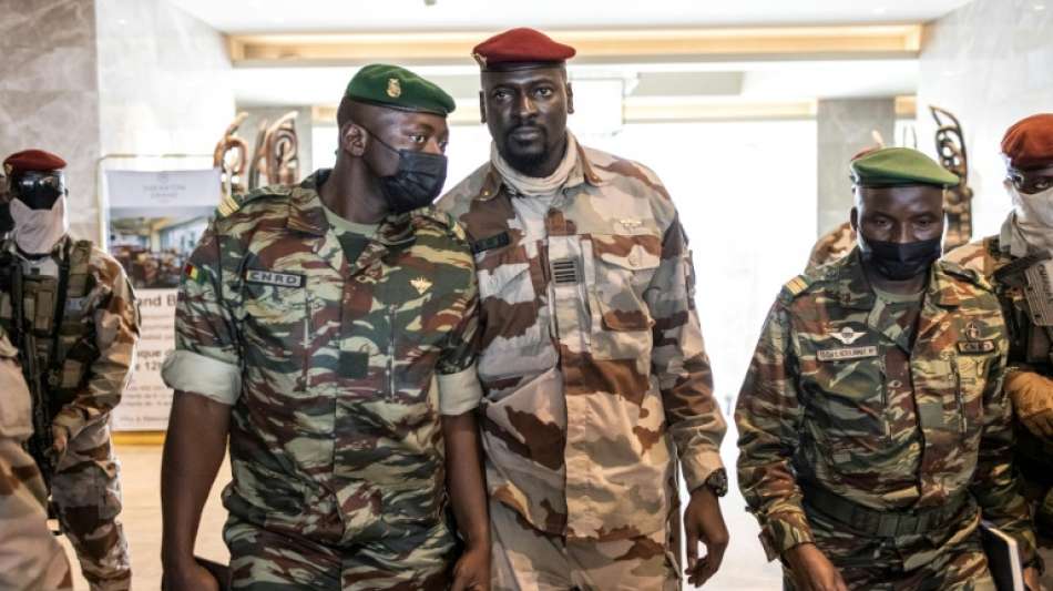 Putschisten-Anf&uuml;hrer als Interims-Pr&auml;sident von Guinea vereidigt