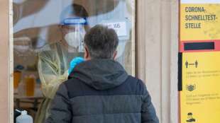 Lauterbach verteidigt 2G-Plus-Regel f&uuml;r Gastst&auml;tten