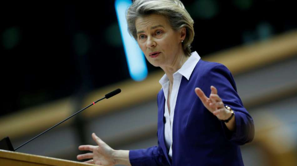 Von der Leyen verteidigt Impfstrategie im EU-Parlament