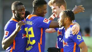 Nkunku, S&ouml;rloth und Forsberg schie&szlig;en Leipzig an die Spitze