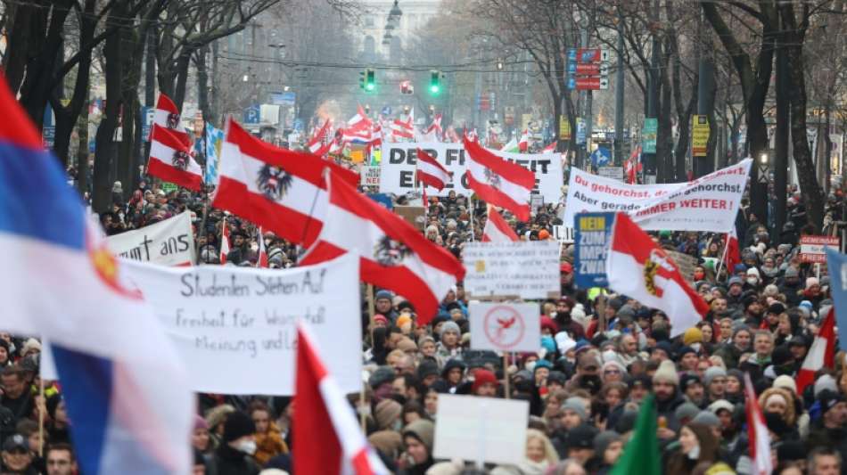 Rund 44.000 Menschen bei Demonstration gegen Corona-Ma&szlig;nahmen in Wien