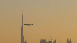 Fluggesellschaft Emirates lässt Mitarbeiter gegen Coronavirus impfen
