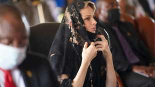 F&uuml;rstin Charl&egrave;ne von Monaco nach Zusammenbruch "in stabiler Verfassung"
