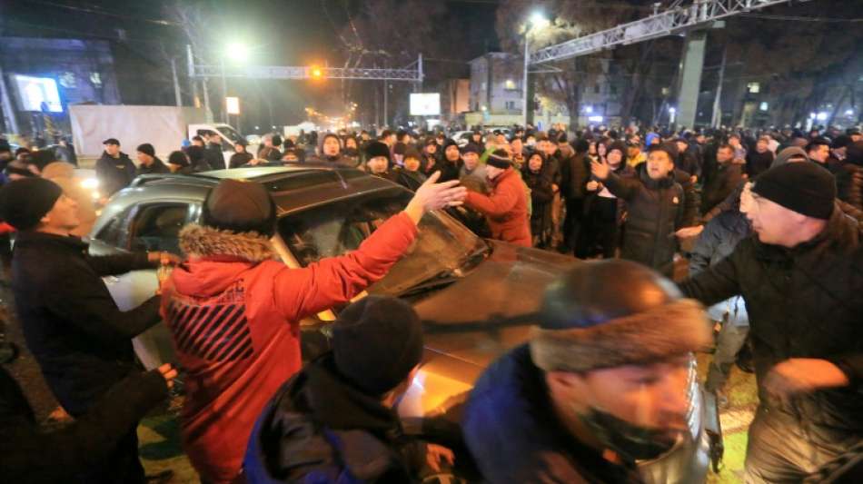 Pr&auml;sident von Kasachstan entl&auml;sst nach Protesten Regierungskabinett