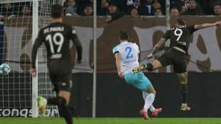 Burgstaller schie&szlig;t St. Pauli zur Herbstmeisterschaft