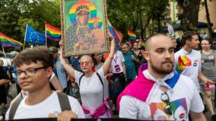 Prozess in Polen wegen Entweihung der Jungfrau Maria durch Regenbogen-Zeichen