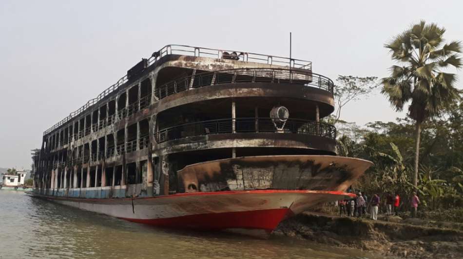 Mindestens 37 Tote bei Brand von F&auml;hre in Bangladesch