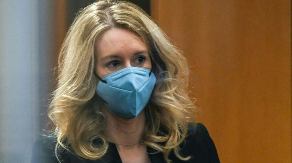 Theranos-Gr&uuml;nderin Holmes wirft Ex-Freund und Gesch&auml;ftspartner Missbrauch vor