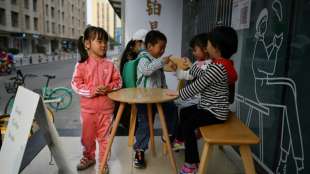 China lockert strenge Zwei-Kind-Politik und erlaubt Paaren drei Kinder