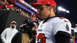 NFL: Brady-Zukunft nach dramatischem Aus offen - Chiefs mit Spektakel weiter 