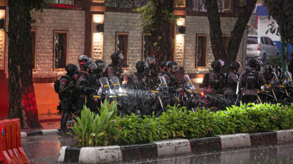 IS-Sympathisantin bei Attacke auf Polizei-Hauptquartier in Jakarta erschossen