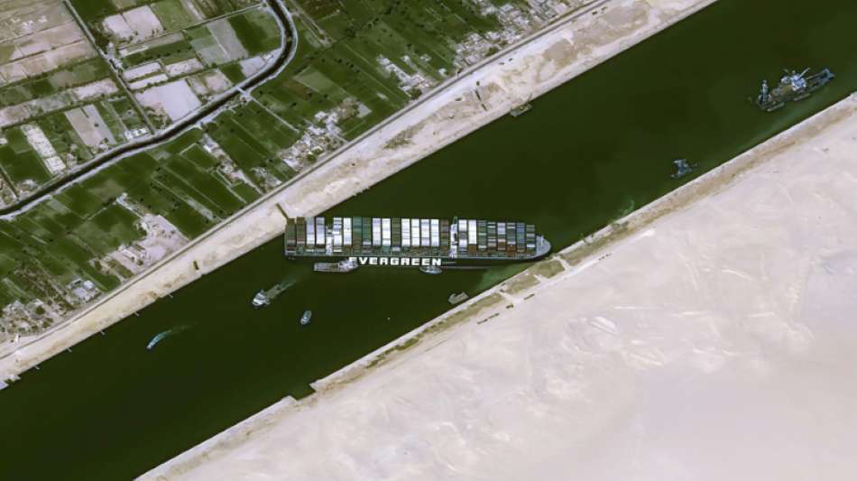 Blockade im Suez-Kanal dauert weiter an