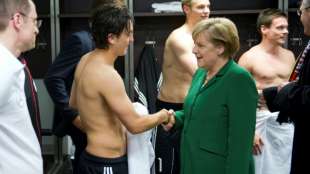 Merkel trifft sich kurz vor EM mit deutscher Fu&szlig;ball-Nationalmannschaft