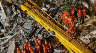 Zahl der Toten nach Hoteleinsturz in China steigt auf acht