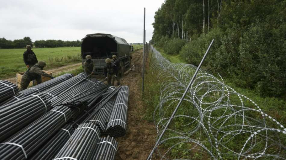 Polen fordert tausende Migranten per SMS zur Umkehr nach Minsk auf