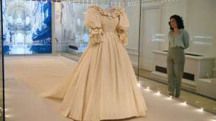 Dianas Hochzeitskleid wird in k&ouml;niglicher Modeausstellung gezeigt