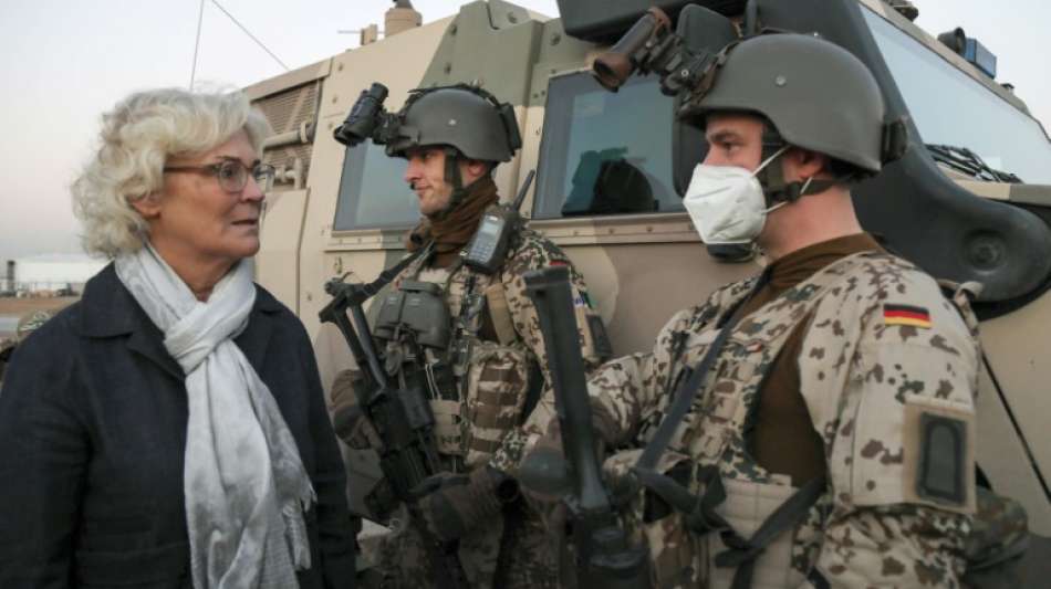 Verteidigungsministerin stellt Mali-Einsatz der Bundeswehr "sehr infrage"