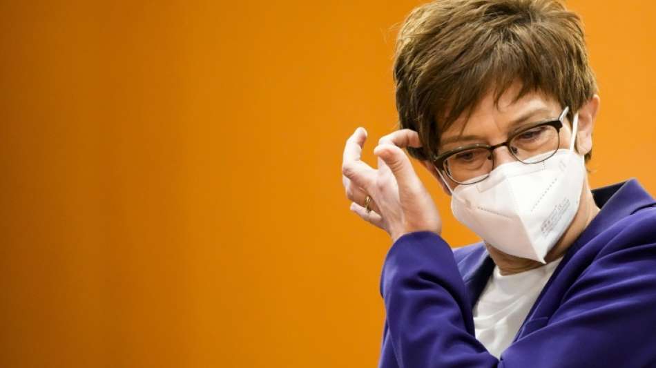 Kramp-Karrenbauer zu Besuch bei t&uuml;rkischem Kollegen in Ankara