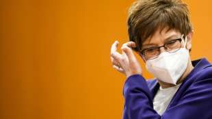 Kramp-Karrenbauer zu Besuch bei t&uuml;rkischem Kollegen in Ankara