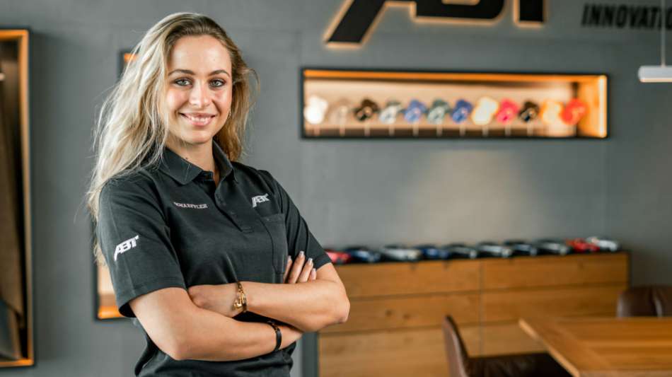 Sophia Fl&ouml;rsch startet in der DTM f&uuml;r Abt